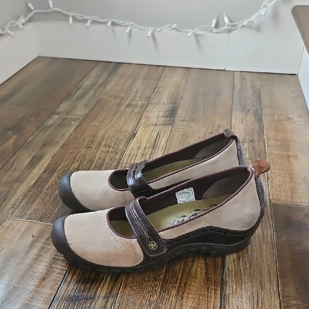 Merrell Brown and Cream Mary Jane Flats‎